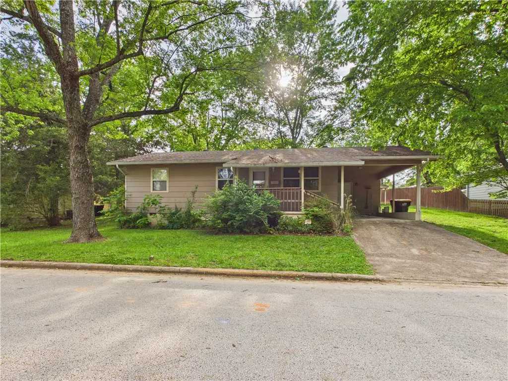 804 N Robinson, Harrison, AR 72601 - #1