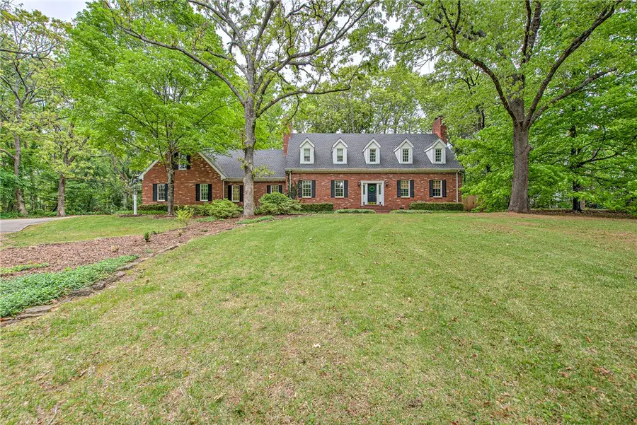 4 W Huntington Place, Rogers, AR 72758 - #2