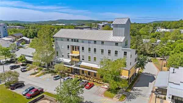 525 S School #430, Fayetteville, AR 72701