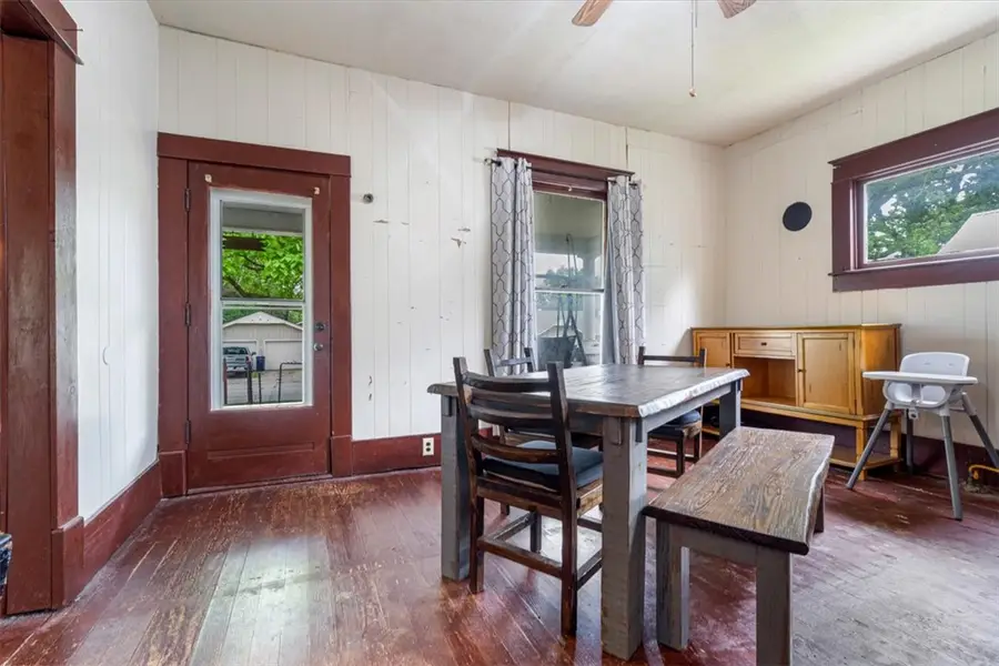 407 S Britt Street, Siloam Springs, AR 72761 - #3