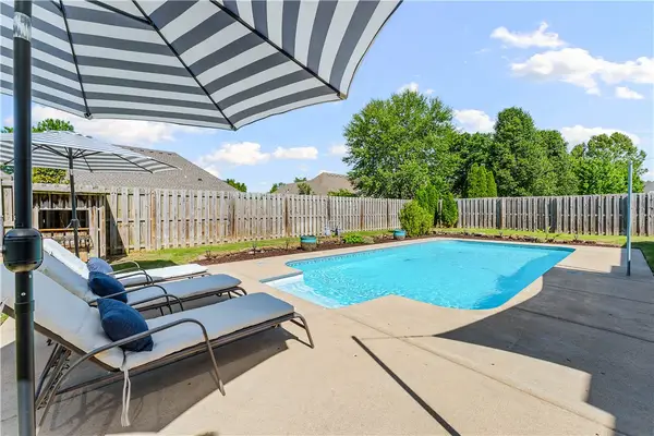3657 N Lalique Lane, Fayetteville, AR 72704
