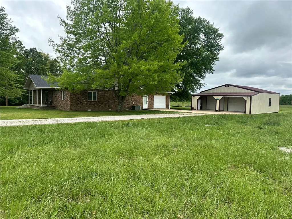 9325 S Pleasant Valley Road, Gentry, AR 72734 - #1