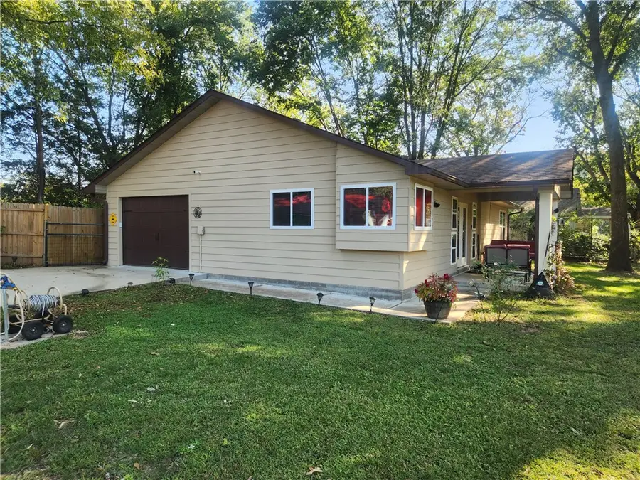 110 Walker Street, Ozark, AR 72949 - #2