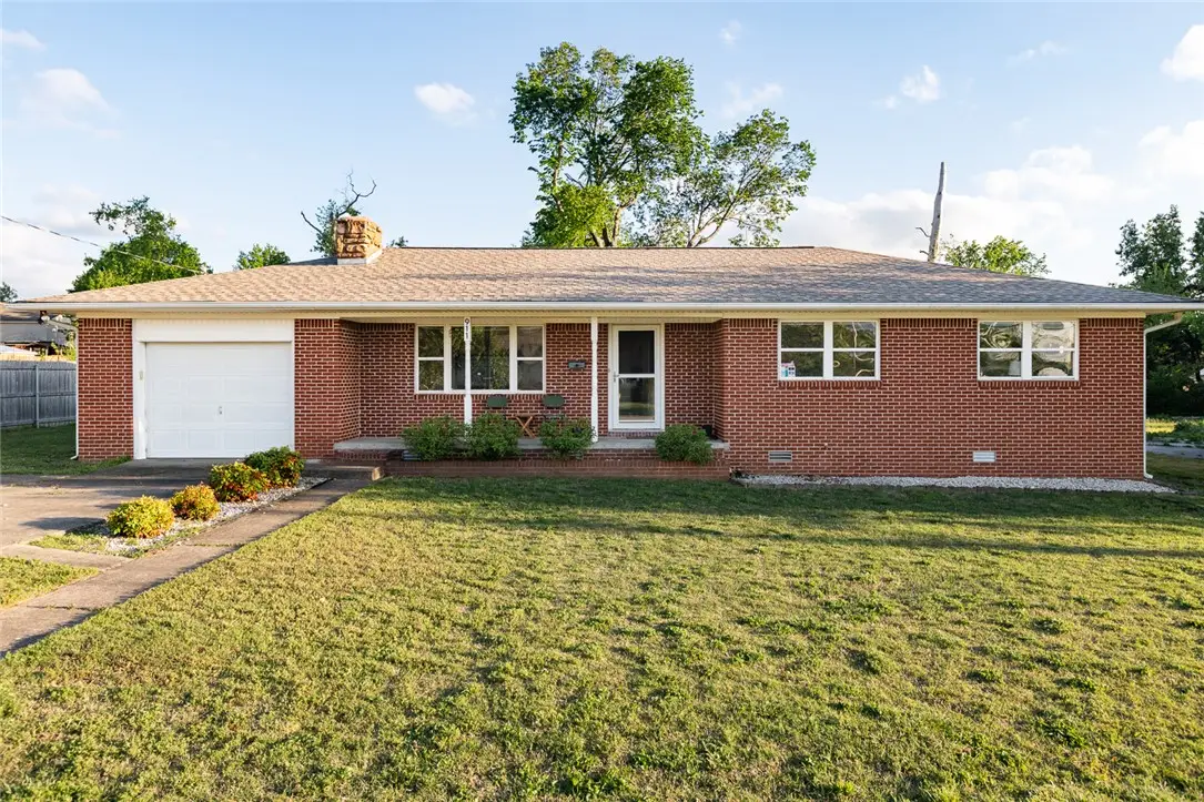 911 NW 10th Street, Bentonville, AR 72712 - #1