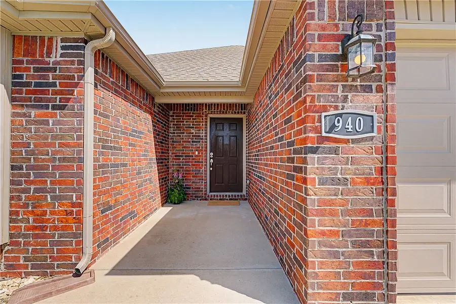 940 Silverthorn Drive, Centerton, AR 72719 - #2