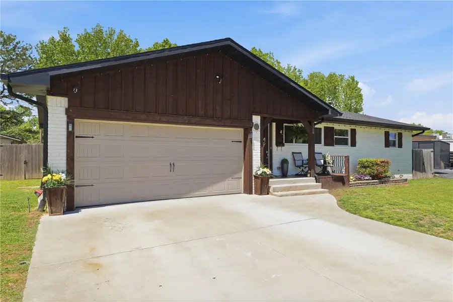 1300 Dyer Street, Springdale, AR 72762 - #3