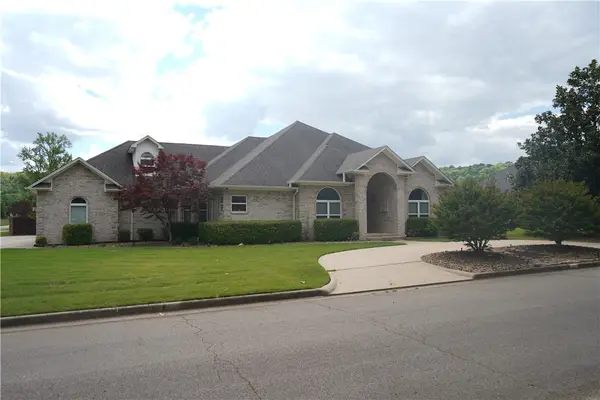 2303 W 7th Street, Russellville, AR 72801