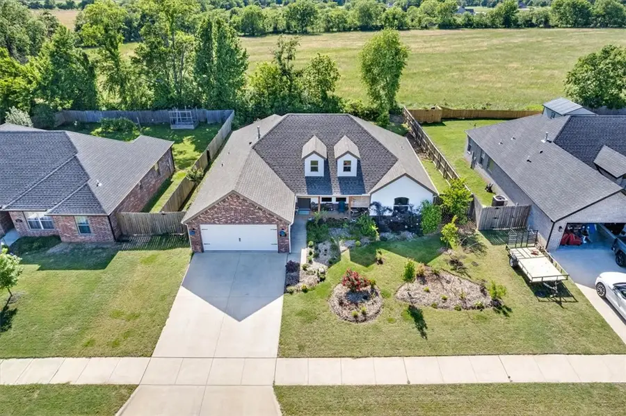 307 N Tacoma Street, Farmington, AR 72730 - #3