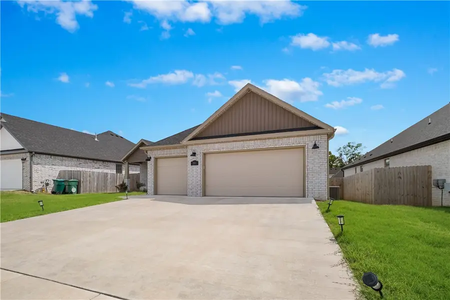 711 Merryfield Street, Bentonville, AR 72713 - #3