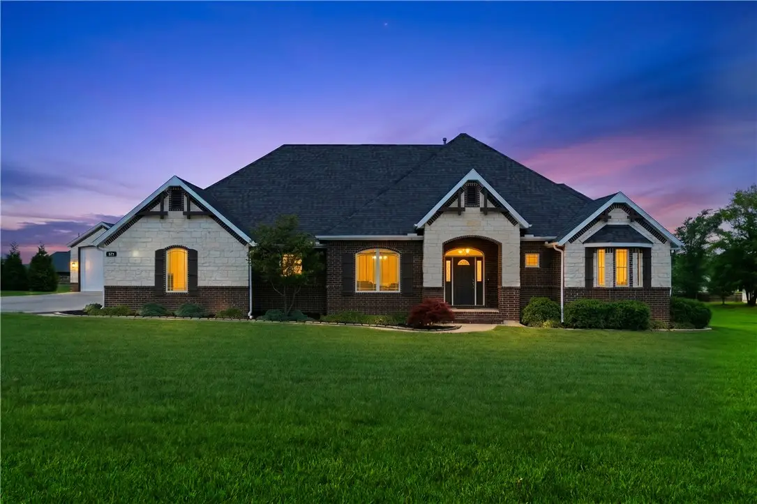 571 S Rainbow Road, Cave Springs, AR 72718 - #1