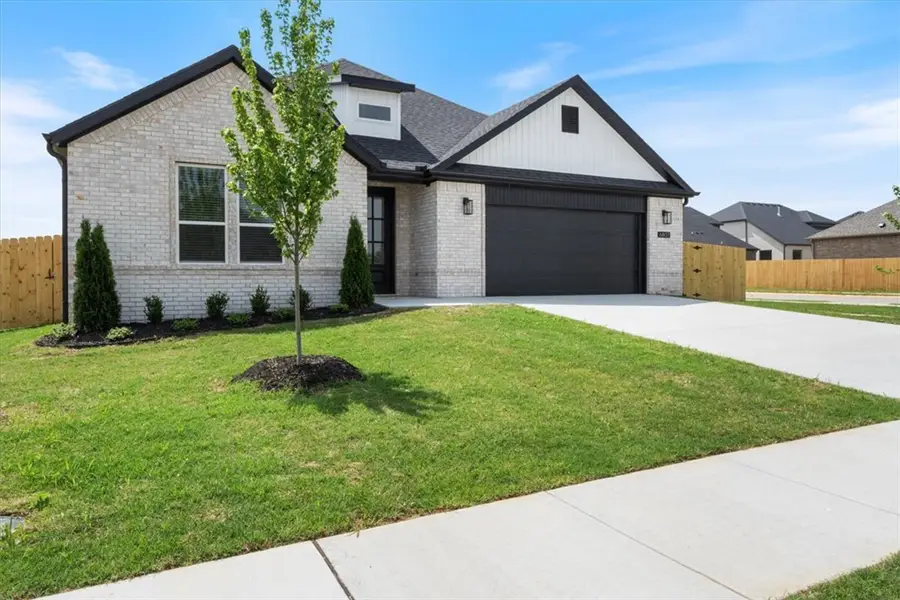 6807 SW Orange Avenue, Bentonville, AR 72713 - #2
