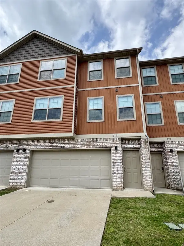 279 S Breakwater Lane, Fayetteville, AR 72704