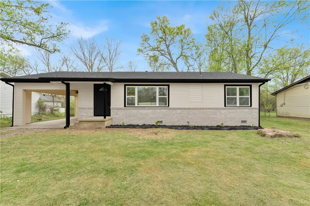 9 W Montgomery Street, Fayetteville, AR 72701 - #1