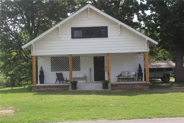 1113 N College Street, Clarksville, AR 72830