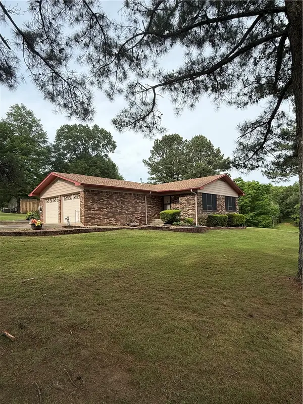 2912 W 19th Street, Russellville, AR 72802