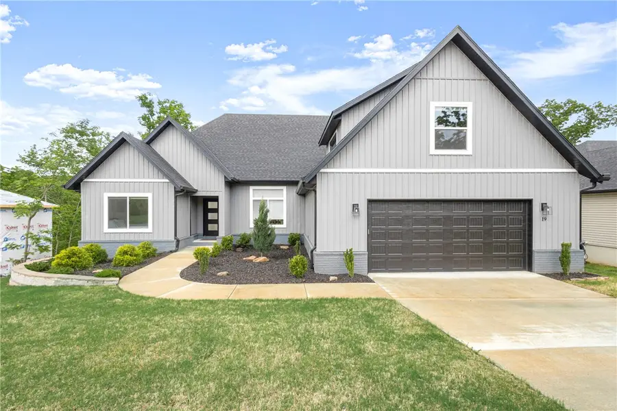 19 Tiree Drive, Bella Vista, AR 72715 - #3