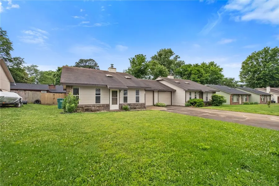 912 / 914 N Century Drive, Rogers, AR 72756 - #3