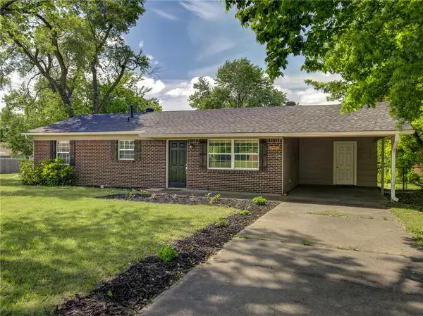 2101 Sycamore Place, Springdale, AR 72762
