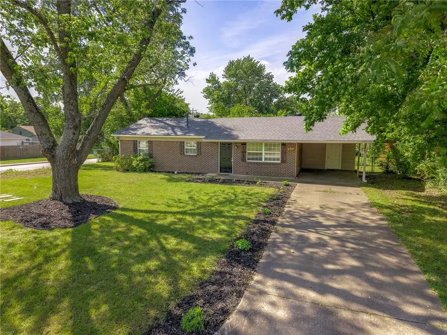2101 Sycamore Place, Springdale, AR 72762 - #2