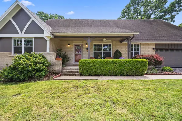 1109 E Glenn Lane, Fayetteville, AR 72703