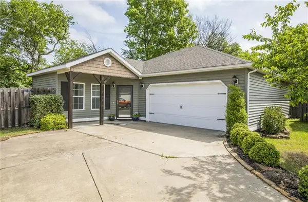 4428 W Bungalow Drive, Fayetteville, AR 72704