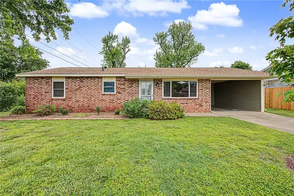715 N 12th Place, Rogers, AR 72756