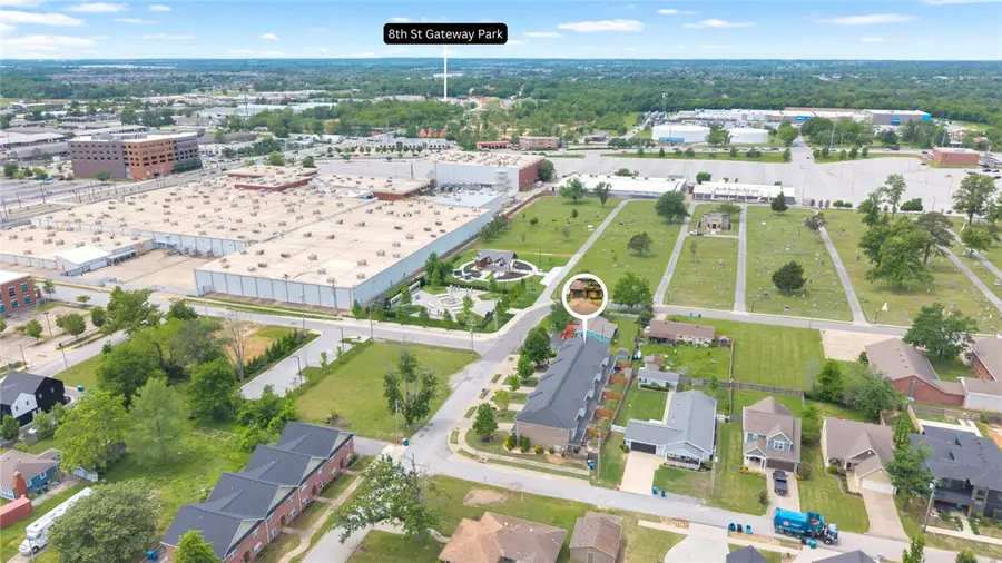 614 SW 5th Street, Bentonville, AR 72712 - #3