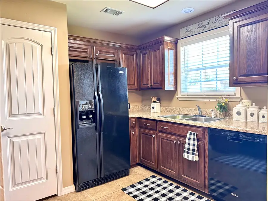 823 Pittsburg Avenue, Russellville, AR 72802 - #3