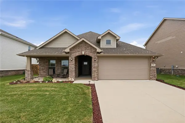 911 Pink Lady Place, Bentonville, AR 72712