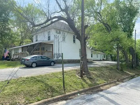 124 Rogers E, Harrison, AR 72601