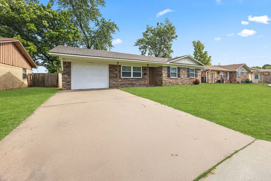 1606 Princeton Avenue, Springdale, AR 72762 - #3