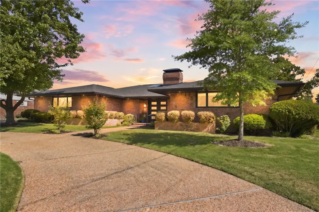 506 W Lakeview Drive, Springdale, AR 72764 - #1