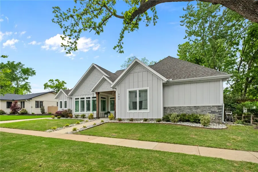 302 SW E Street, Bentonville, AR 72712 - #3