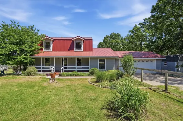 257 County Road 332, Eureka Springs, AR 72632