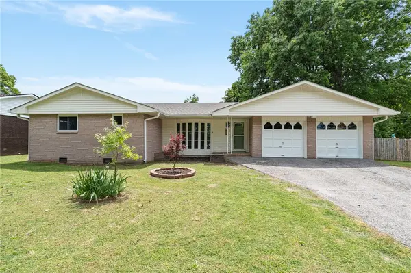 420 W Eliff Street, Siloam Springs, AR 72761