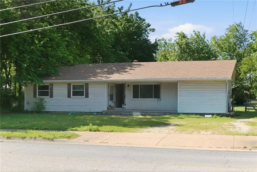 1409 Backus Avenue, Springdale, AR 72764 - #3