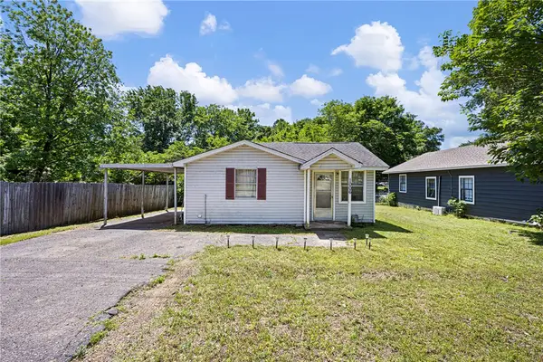 1006 J Street, Russellville, AR 72801