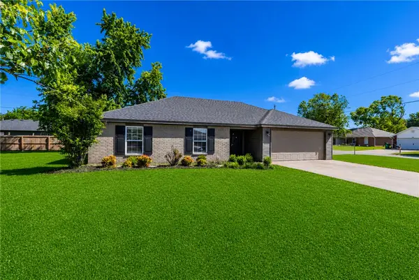 700 Ponderosa Street, Centerton, AR 72719