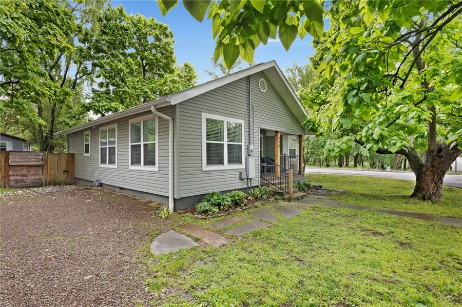 618 S Block Avenue, Fayetteville, AR 72701 - #2