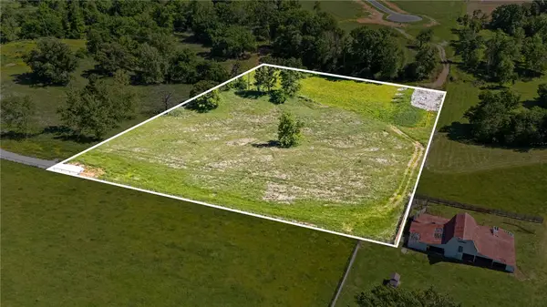 19057 Strawberry Plant Road, Fayetteville, AR 72704