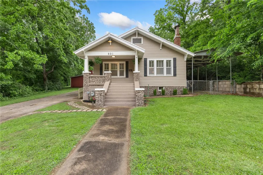 601 W Ridge Avenue, Harrison, AR 72601 - #1
