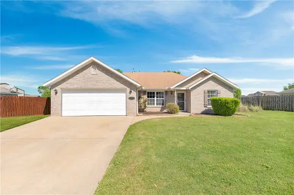 360 Benton Drive, Pea Ridge, AR 72751