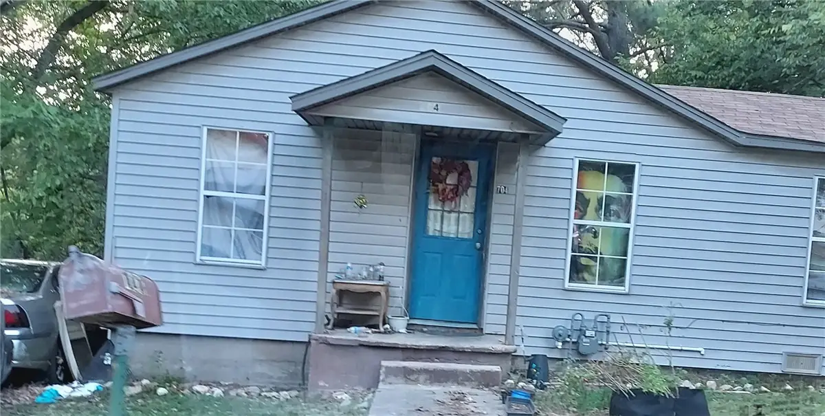 704 S Ash Street, Harrison, AR 72601 - #1