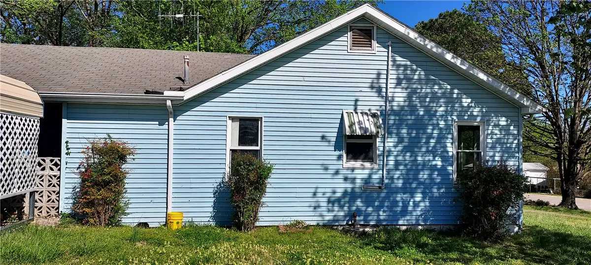 725 W Holt Avenue, Harrison, AR 72601 - #1