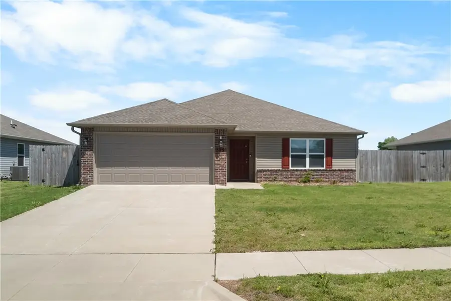 829 S Katlyn Drive, Siloam Springs, AR 72761 - #2
