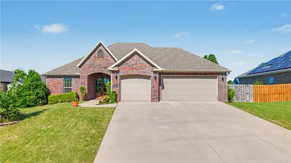 5904 67th Street, Cave Springs, AR 72718
