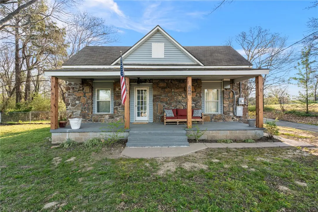 606 N Roseville Street, Altus, AR 72821 - #1