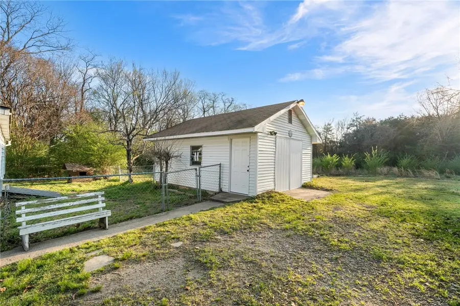 606 N Roseville Street, Altus, AR 72821 - #2