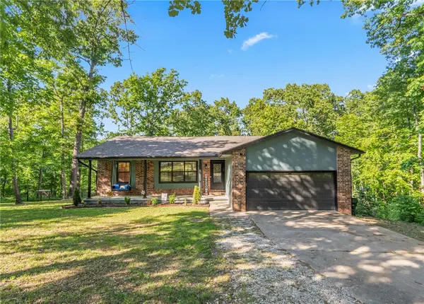 104 NE Red Fox Road, Gravette, AR 72736