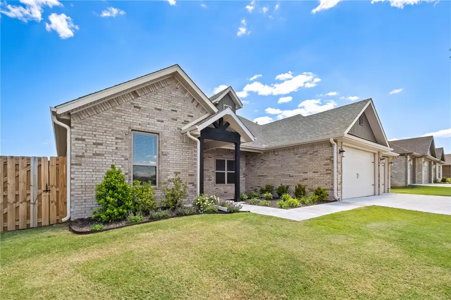 1904 Charles Street, Pea Ridge, AR 72751 - #2